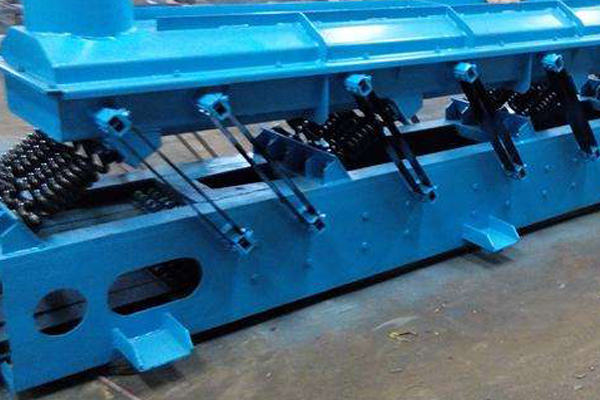 完全平衡式振動輸送機（連桿式振動輸送機）的技術優(yōu)勢與用途